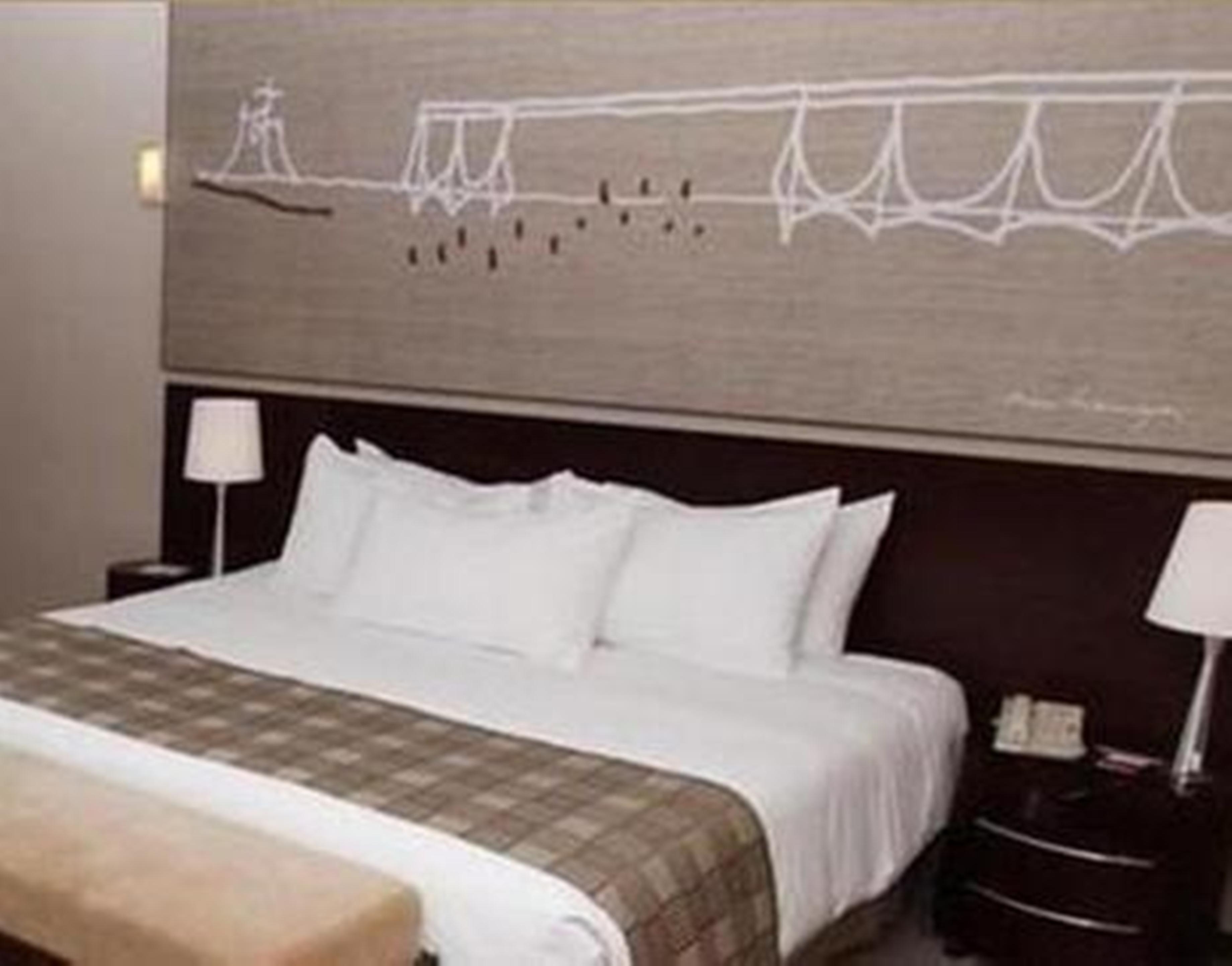 فندق رويال توليب برازيليا ألفورادا المظهر الخارجي الصورة A bedroom at the hotel