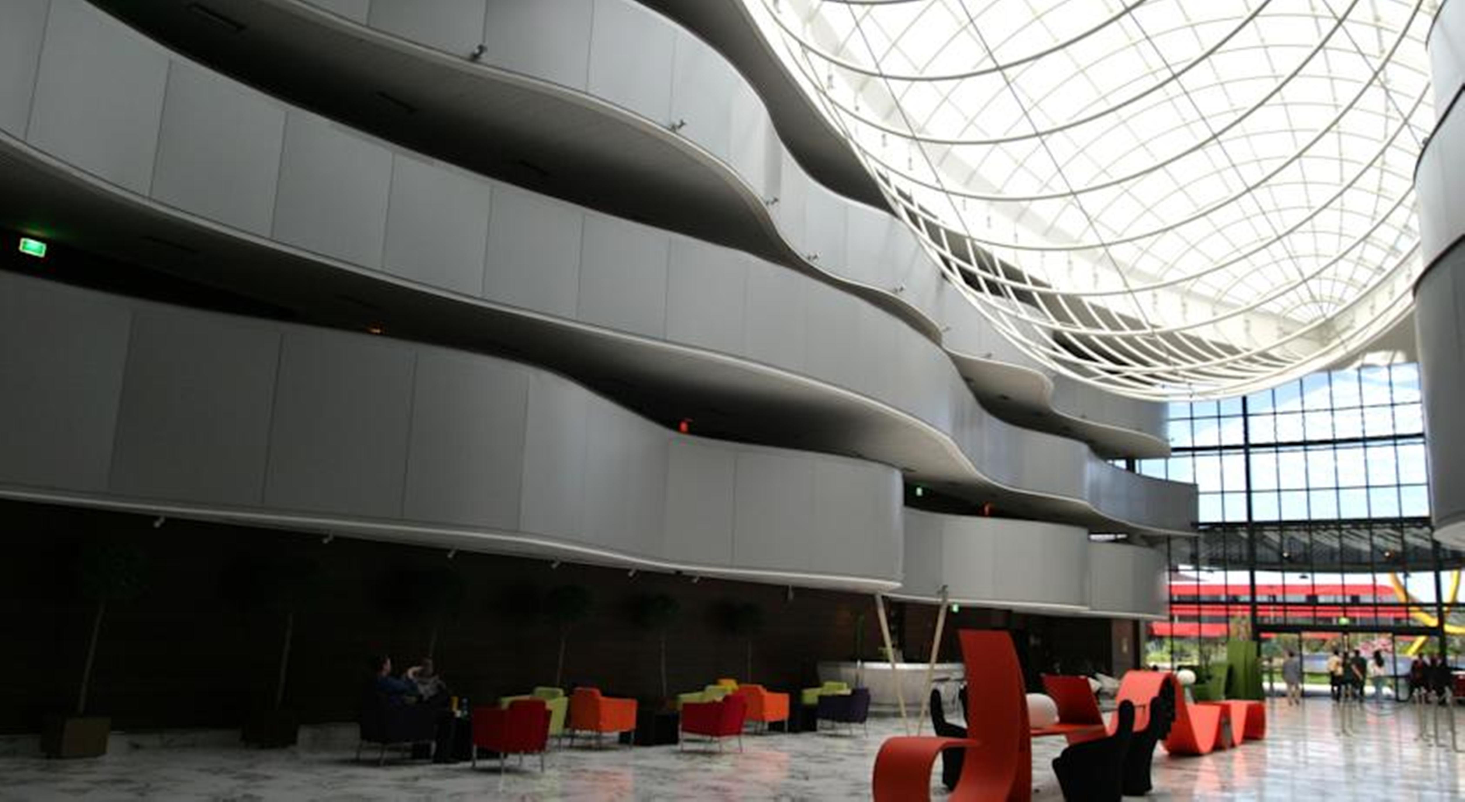 فندق رويال توليب برازيليا ألفورادا المظهر الخارجي الصورة The interior of the library