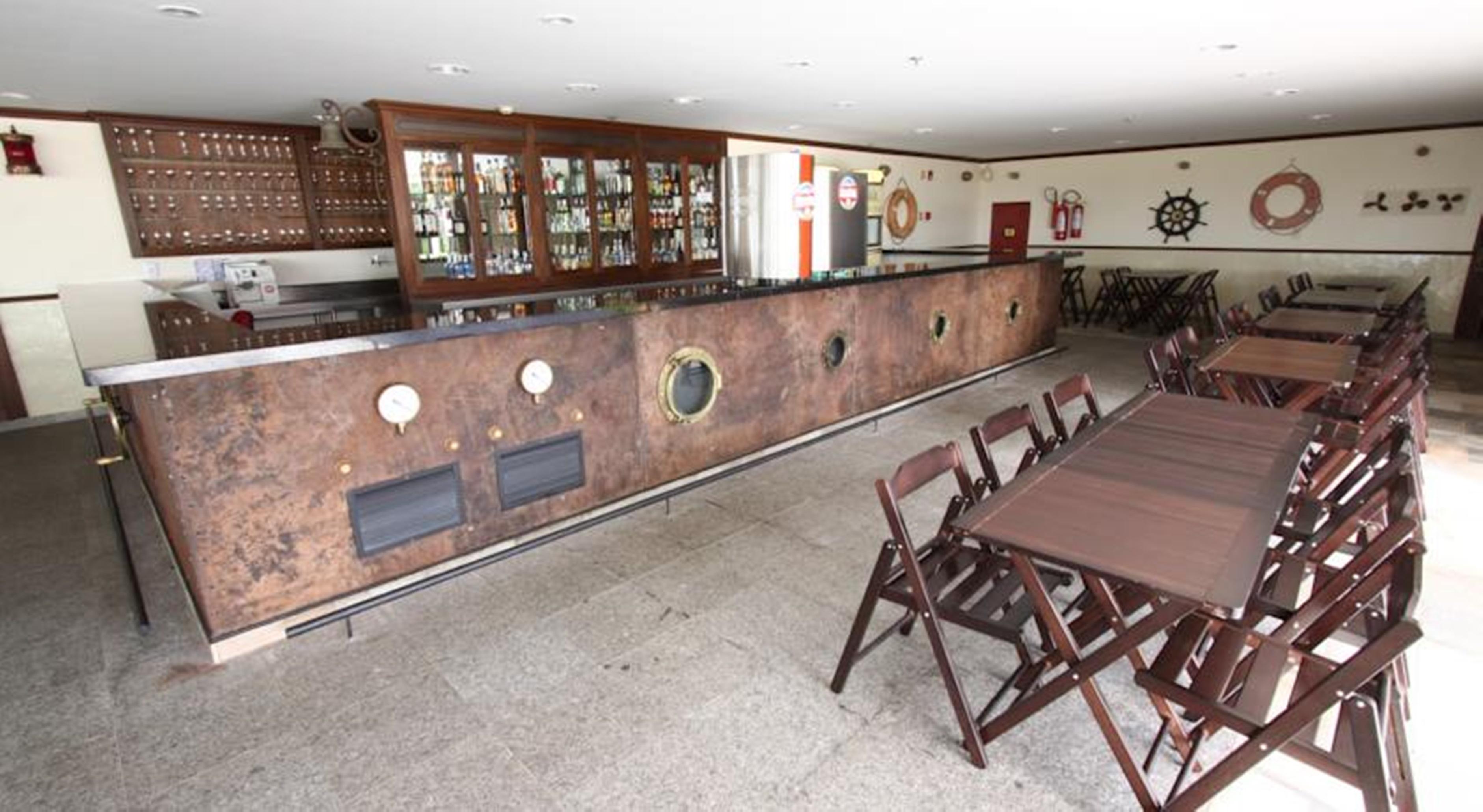 فندق رويال توليب برازيليا ألفورادا المطعم الصورة The bar at the top of the tower