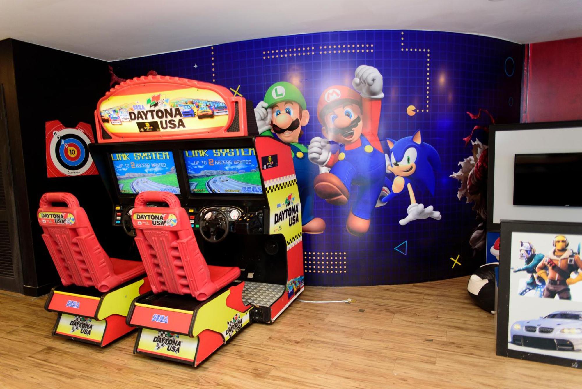 فندق رويال توليب برازيليا ألفورادا المظهر الخارجي الصورة Mario Kart arcade game