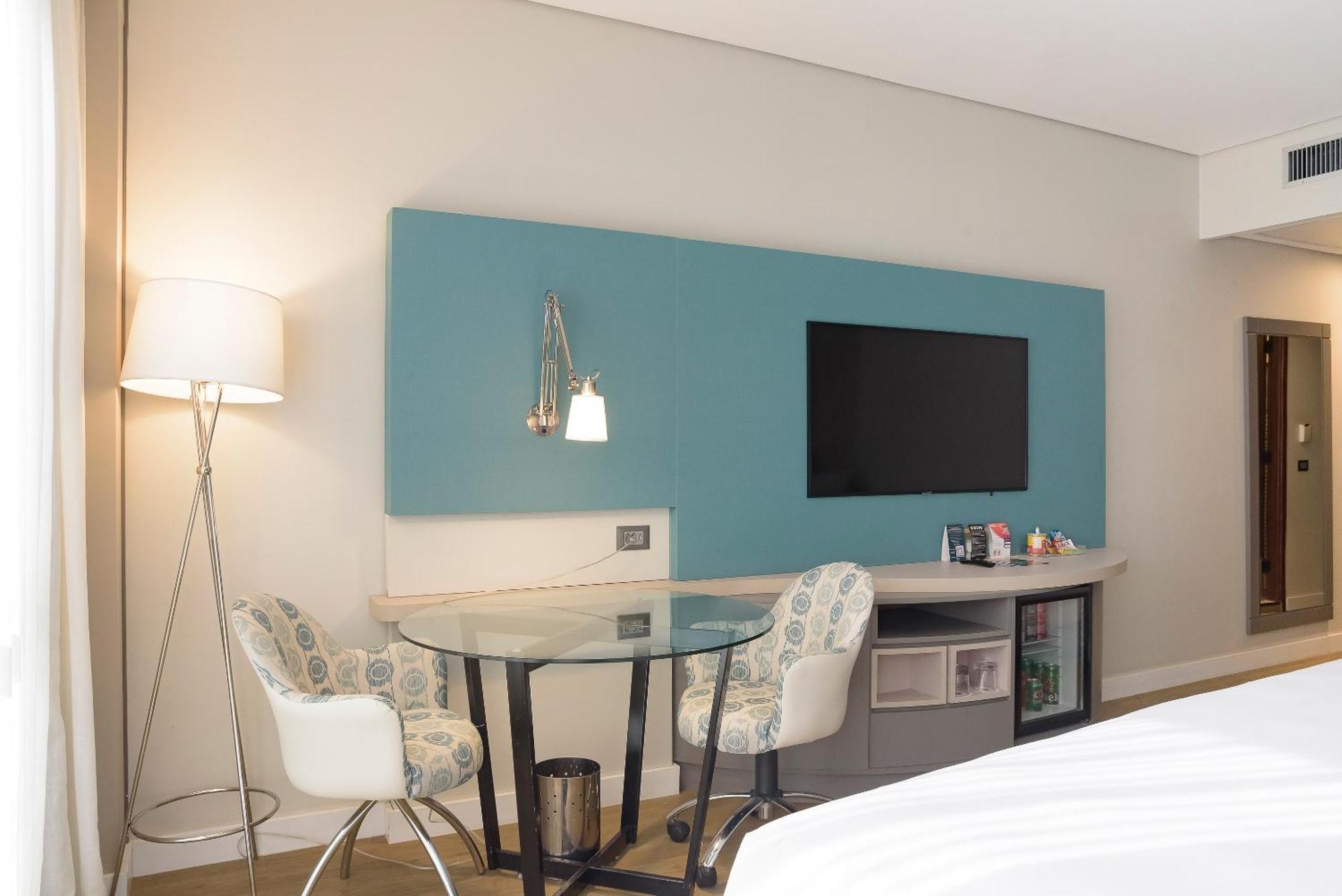 فندق رويال توليب برازيليا ألفورادا المظهر الخارجي الصورة A room at the Hilton Garden Inn